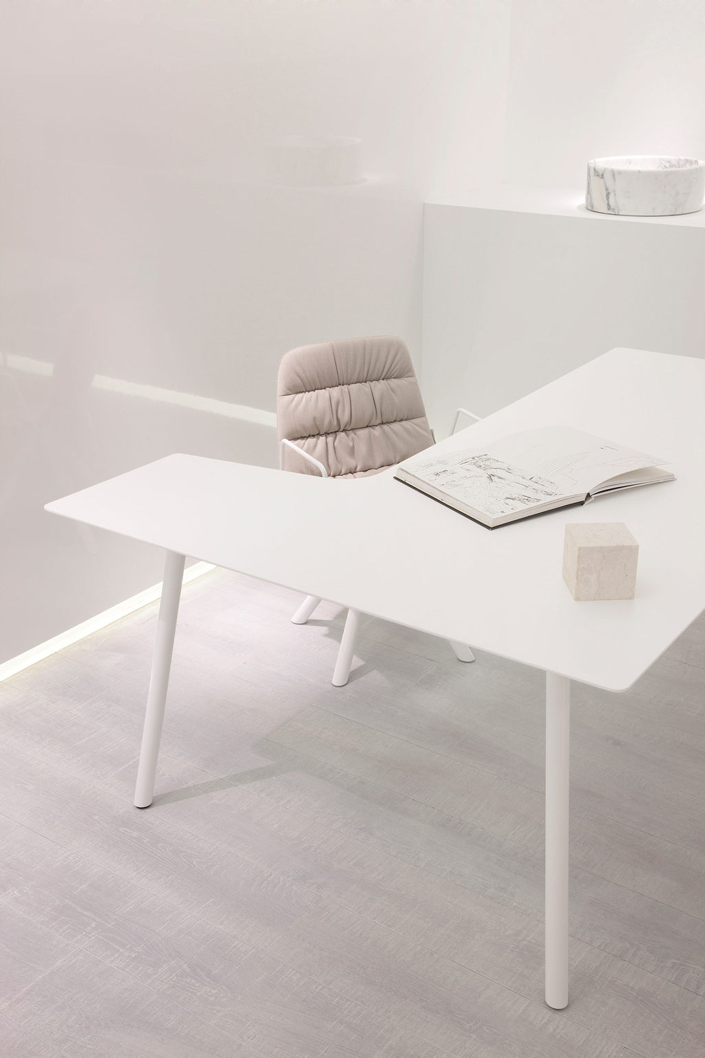Maarten Retum table