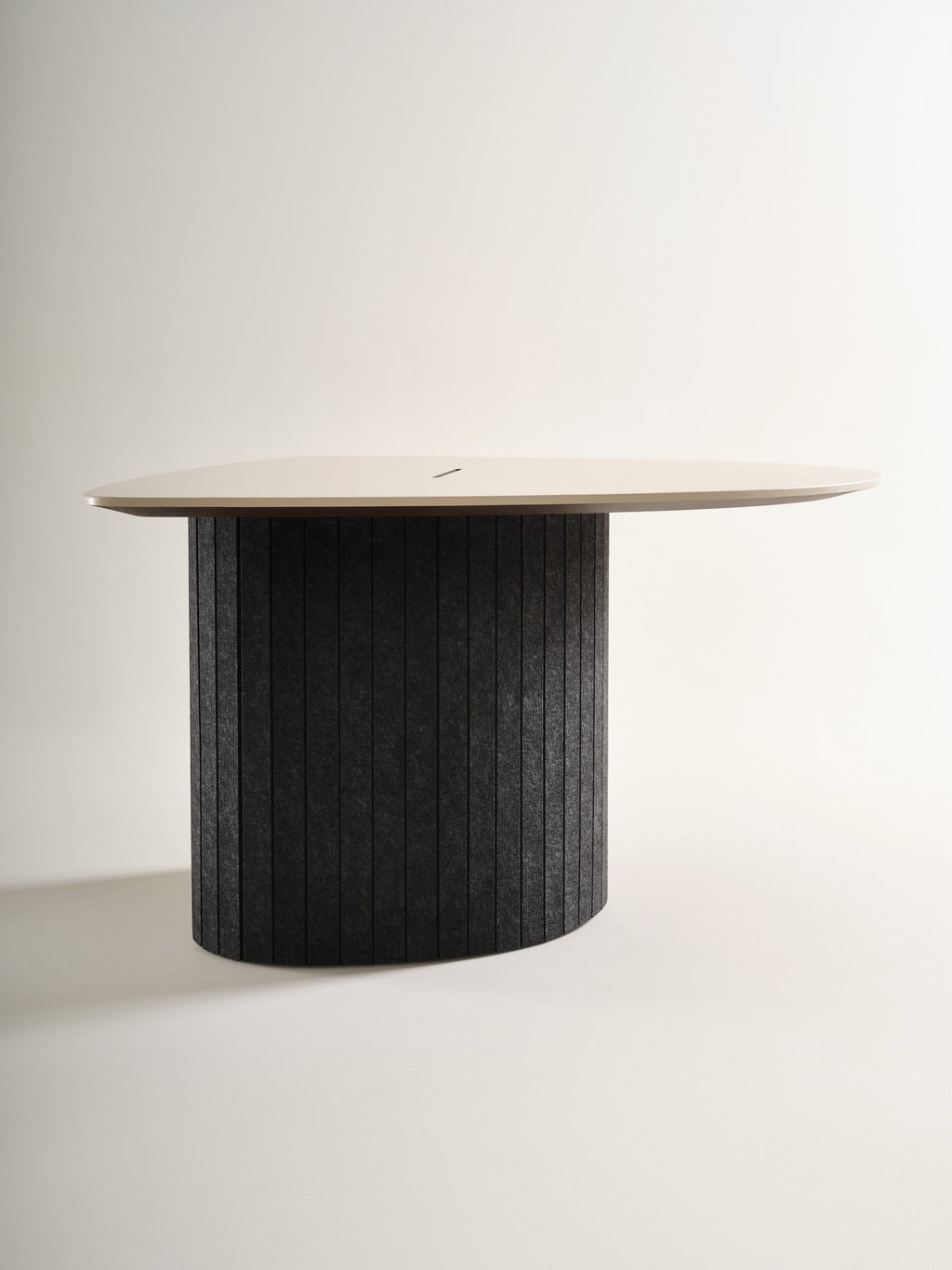 Ocular table coupe 3