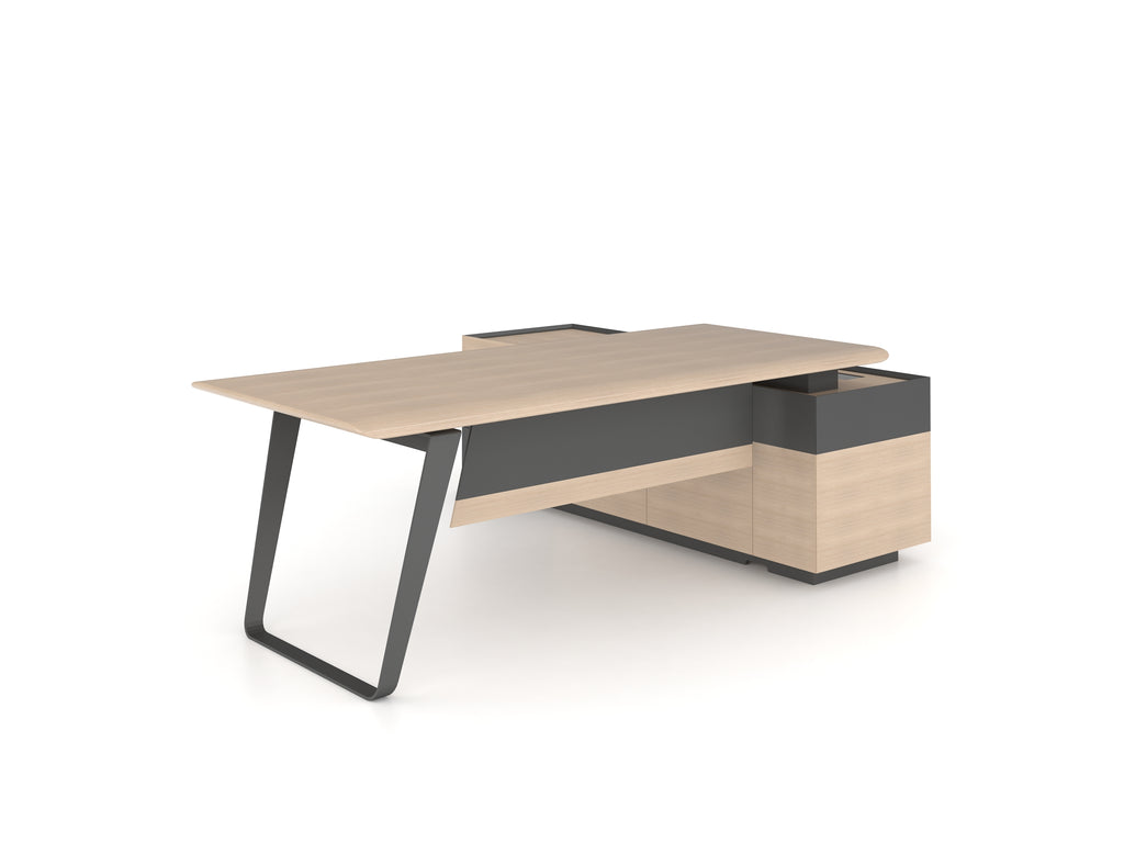Quzzi Executive Table