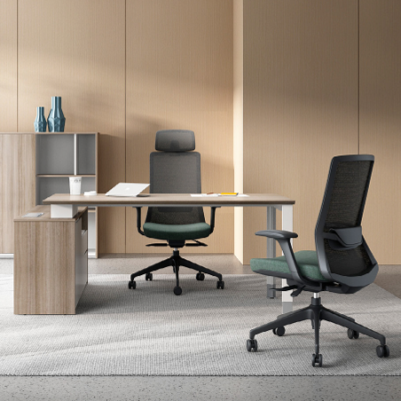Polestar Manager Chair
